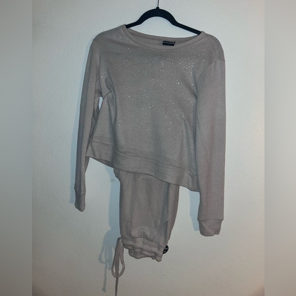Olivia Jordan 2 pc set color oatmeal size S - Picture 1 of 9